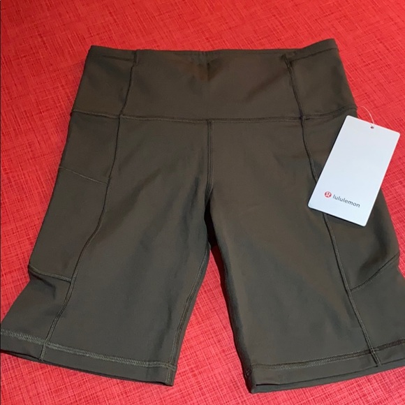 Woman’s Lululemon Clothes, Discounted Price! *NEW* - Picture 3 of 4